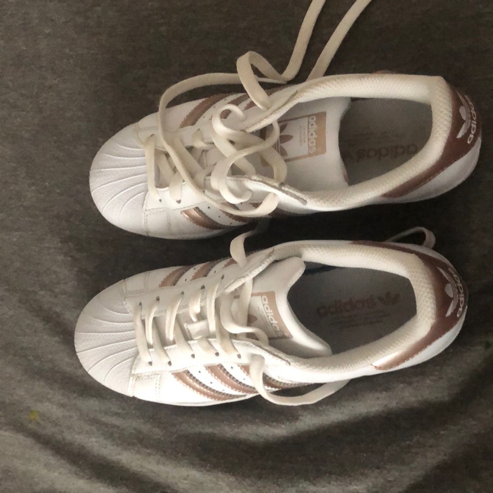 Adidas rose-goldsize superstar
